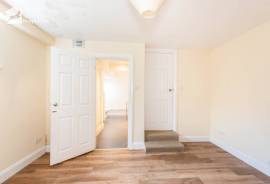 4 bedroom, Terraced House for sale