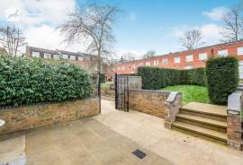4 bedroom, Terraced House for sale
