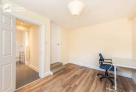 4 bedroom, Terraced House for sale