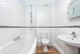 4 bedroom, Terraced House for sale