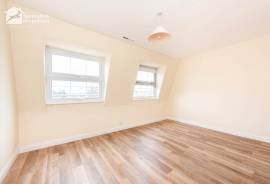 4 bedroom, Terraced House for sale