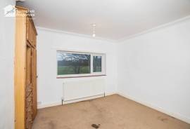 3 bedroom, Semi-detached house for sale