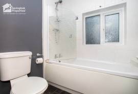 3 bedroom, Semi-detached house for sale