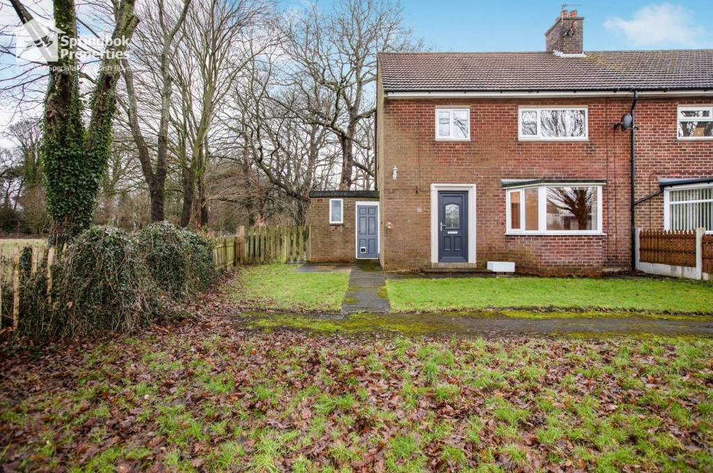 3 bedroom, Semi-detached house for sale