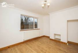3 bedroom, Semi-detached house for sale