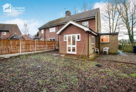3 bedroom, Semi-detached house for sale