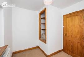 3 bedroom, Semi-detached house for sale