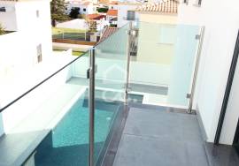 Come and discover this true new jewel in Alcantarilha.