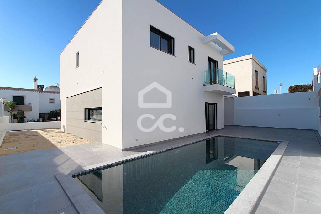 Come and discover this true new jewel in Alcantarilha.