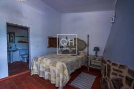 Alentejo: Historical Organic Estate (63HA) with 2 traditional homes, a pool, and 3 lakes