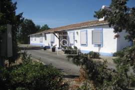 Alentejo: Historical Organic Estate (63HA) with 2 traditional homes, a pool, and 3 lakes