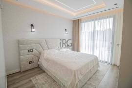 Exquisite 4-Bedroom Villa with Pool in Prime Location in Almancil