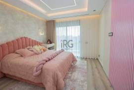 Exquisite 4-Bedroom Villa with Pool in Prime Location in Almancil