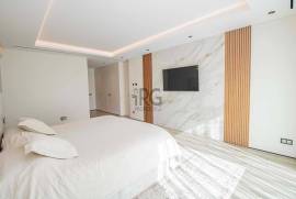 Exquisite 4-Bedroom Villa with Pool in Prime Location in Almancil