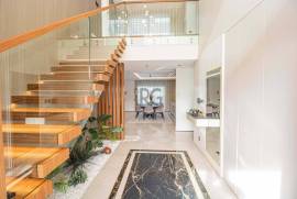 Exquisite 4-Bedroom Villa with Pool in Prime Location in Almancil