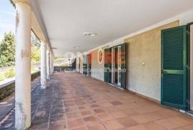 6 Bedroom House with Large Land – Opportunity in São Jorge, Santana