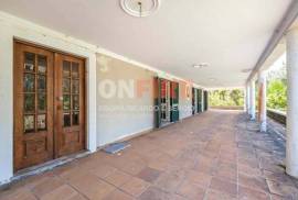 6 Bedroom House with Large Land – Opportunity in São Jorge, Santana