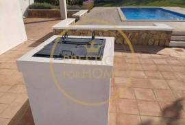 4 bedroom villa with swimming pool for annual rental