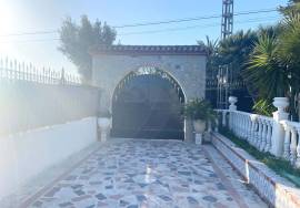 SALE of Country House in Elche.