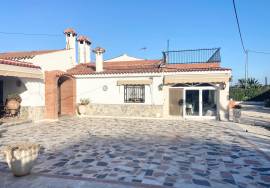SALE of Country House in Elche.