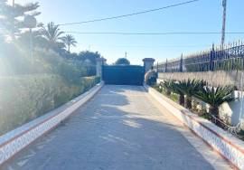 SALE of Country House in Elche.