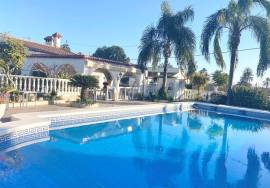 SALE of Country House in Elche.
