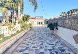 SALE of Country House in Elche.