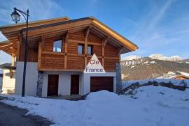 Magnificent Detached Chalet Next to the Ski Resorts