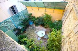 8 room, 260m2 Character property for sale in Beziers - 380 000 € *