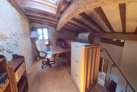 9 room, 195m2 Village house for sale in Nezignan l'eveque - 299 000 € *