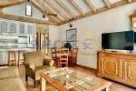 1 Bedroom Bungalow For Sale