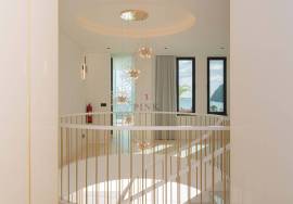 Ocean Oasis Villa - Luxury 4 Bedroom Villa by the Sea in Madeira