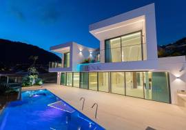 Ocean Oasis Villa - Luxury 4 Bedroom Villa by the Sea in Madeira