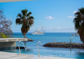 Ocean Oasis Villa - Luxury 4 Bedroom Villa by the Sea in Madeira