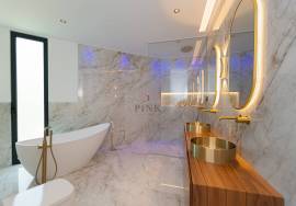 Ocean Oasis Villa - Luxury 4 Bedroom Villa by the Sea in Madeira