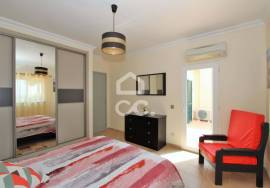 Sale with lifetime usufruct reservation - 3 bedroom villa with swimming pool in Armação de Pêra - Investment Opportunity in the Algarve