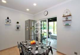 Sale with lifetime usufruct reservation - 3 bedroom villa with swimming pool in Armação de Pêra - Investment Opportunity in the Algarve