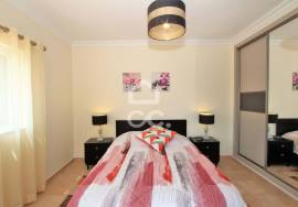 Sale with lifetime usufruct reservation - 3 bedroom villa with swimming pool in Armação de Pêra - Investment Opportunity in the Algarve