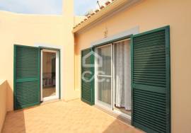 Sale with lifetime usufruct reservation - 3 bedroom villa with swimming pool in Armação de Pêra - Investment Opportunity in the Algarve