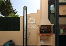 Sale with lifetime usufruct reservation - 3 bedroom villa with swimming pool in Armação de Pêra - Investment Opportunity in the Algarve