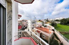 Fully renovated 3 bedroom apartment close to all services - Portimão