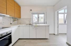 Fully renovated 3 bedroom apartment close to all services - Portimão