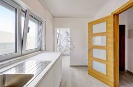 Fully renovated 3 bedroom apartment close to all services - Portimão