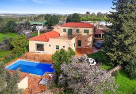 5 BEDROOM VILLA DESIGNED FOR FAMILY LIFE AND ENTERTAINMENT WITH COMFORT AND ELEGANCE - ALBUFEIRA
