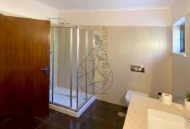 5 BEDROOM VILLA DESIGNED FOR FAMILY LIFE AND ENTERTAINMENT WITH COMFORT AND ELEGANCE - ALBUFEIRA