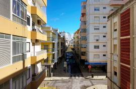 City Centre Shop with Ground Floor and Basement - Portimão