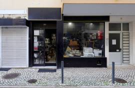 City Centre Shop with Ground Floor and Basement - Portimão