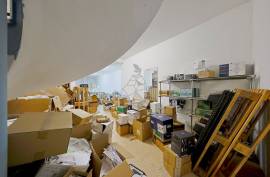 City Centre Shop with Ground Floor and Basement - Portimão