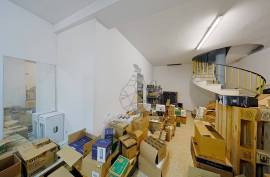 City Centre Shop with Ground Floor and Basement - Portimão