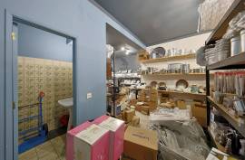 City Centre Shop with Ground Floor and Basement - Portimão